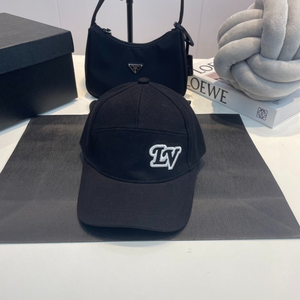 Louis Vuitton home embroidered baseball cap